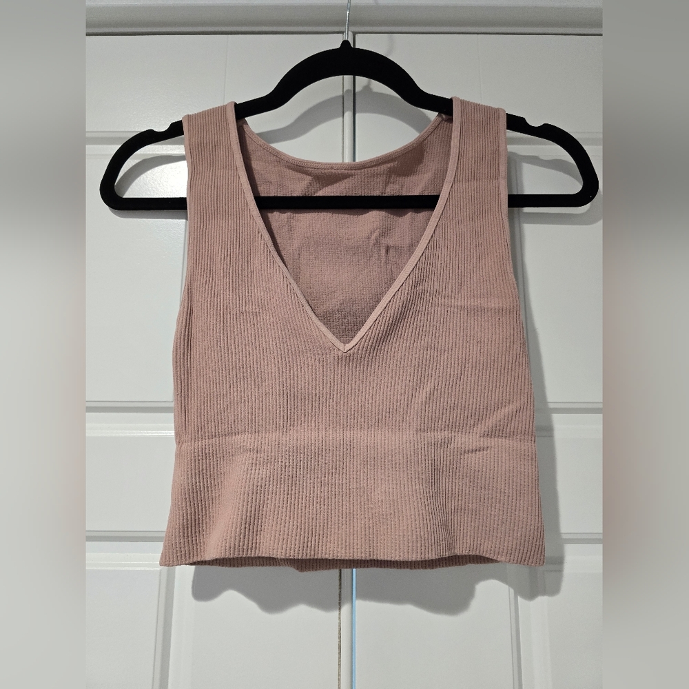 Blush Ribbed V-Neck Crop Tank Top – Seamless Stretch (S/M)